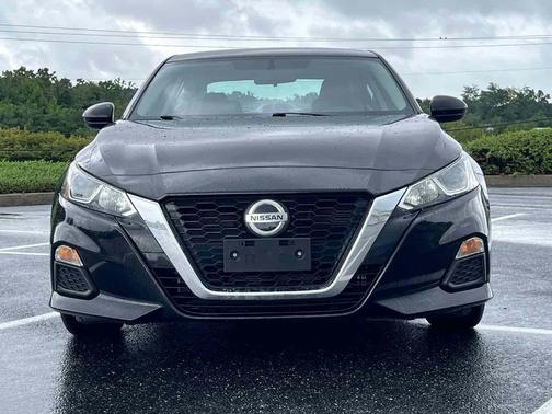 Super Black 2020 Nissan Altima S FWD