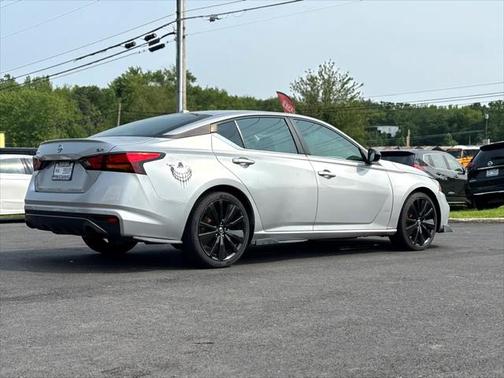 2020 Nissan Altima SR FWD