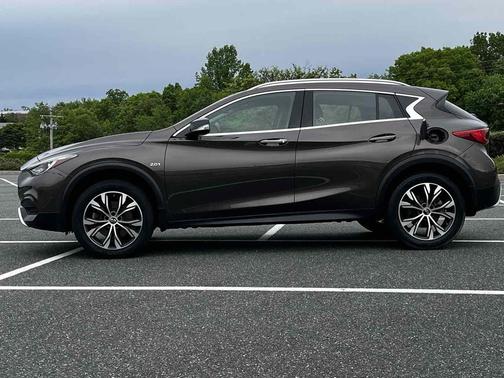 Chestnut Bronze 2018 INFINITI QX30 LUXE
