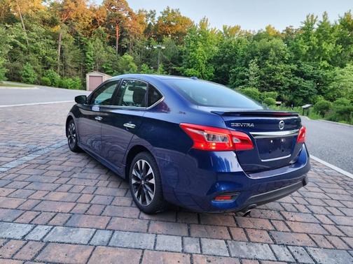 Deep Blue Pearl 2019 Nissan Sentra SR