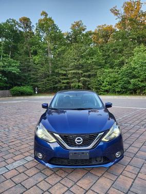 Deep Blue Pearl 2019 Nissan Sentra SR