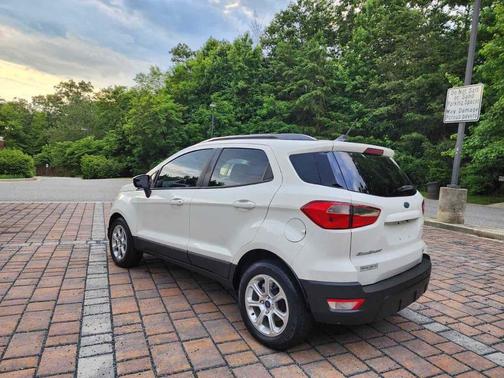Diamond White 2018 Ford EcoSport SE