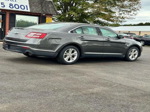 2018 Ford Taurus SE