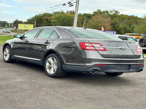 2018 Ford Taurus SE