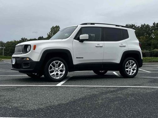 Alpine White 2015 Jeep Renegade Latitude