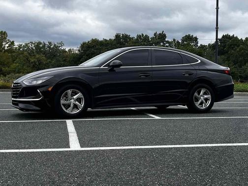 Phantom Black 2020 Hyundai SONATA SE