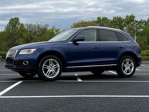 Scuba Blue Metallic 2015 Audi Q5 2.0T Premium Plus