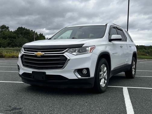 Summit White 2019 Chevrolet Traverse LT Cloth