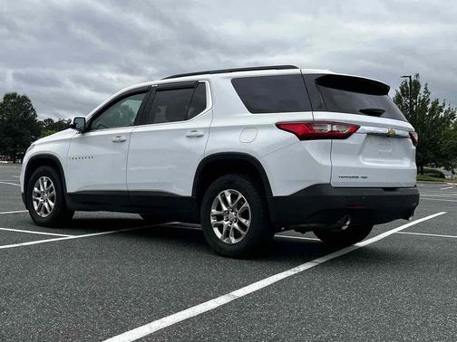 Summit White 2019 Chevrolet Traverse LT Cloth