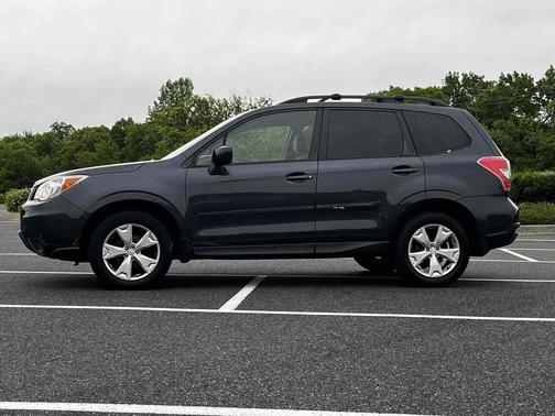 Dark Gray Metallic 2016 Subaru Forester 2.5i Premium