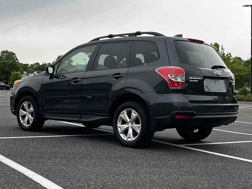 Dark Gray Metallic 2016 Subaru Forester 2.5i Premium