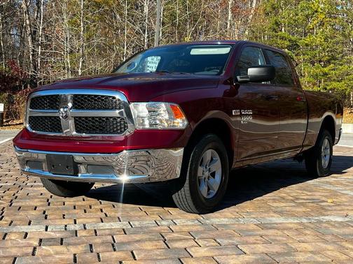 Delmonico Red Pearlcoat 2019 RAM 1500 SLT