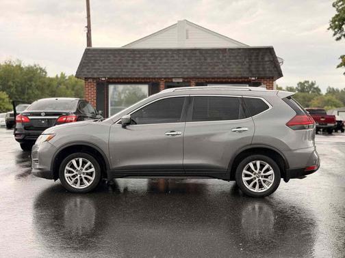 Gun Metallic 2018 Nissan Rogue SV