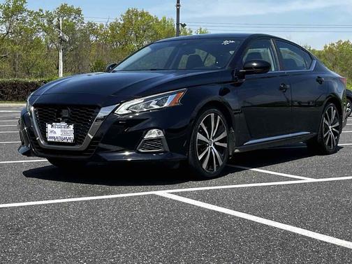 Super Black 2020 Nissan Altima SR FWD
