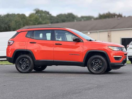 Spitfire Orange Clearcoat 2019 Jeep Compass Sport