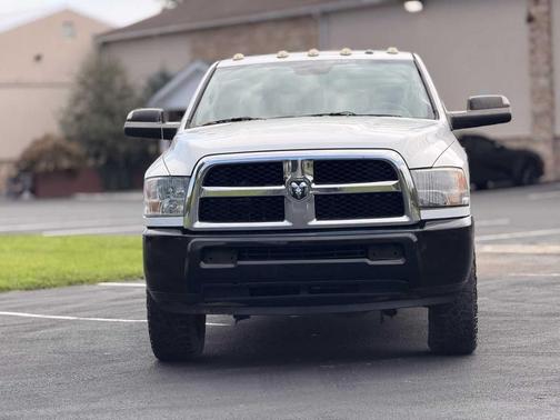 Bright White Clearcoat 2017 RAM 2500 Tradesman Crew Cab 4x4 8' Box