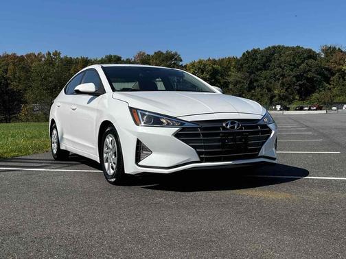 Quartz White Pearl 2020 Hyundai ELANTRA SE