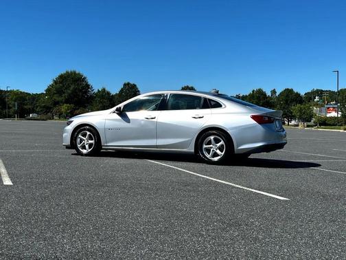 2017 Chevrolet Malibu 1LS