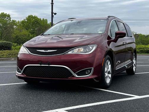 Velvet Red Pearlcoat 2017 Chrysler Pacifica Touring-L