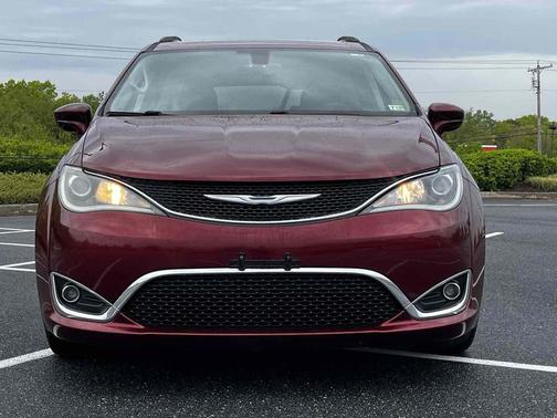 Velvet Red Pearlcoat 2017 Chrysler Pacifica Touring-L