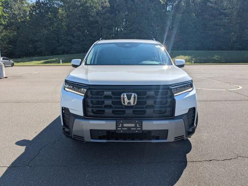 Platinum White Pearl 2026 Honda Pilot