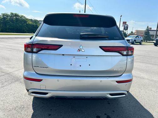 2025 Mitsubishi Outlander PHEV SE S-AWC