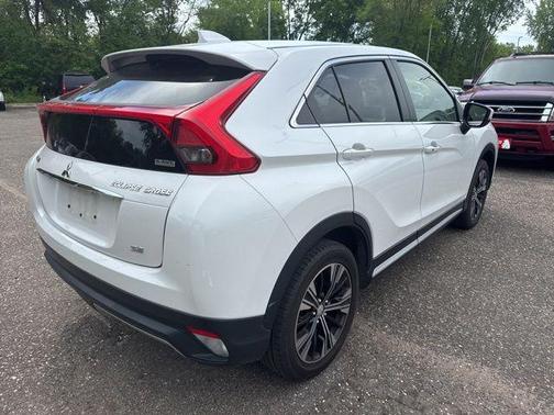 Diamond White Pearl 2018 Mitsubishi Eclipse Cross SE