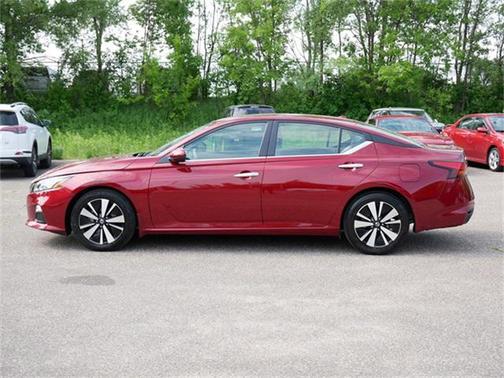 2022 Nissan Altima 2.5 SV