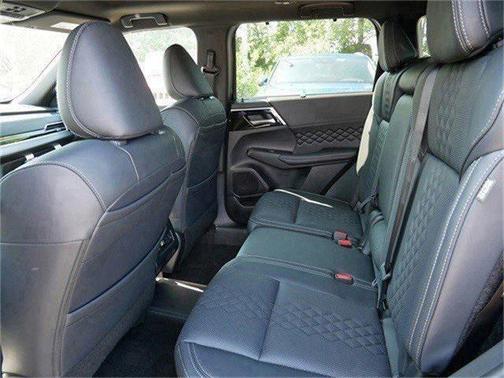 2025 Mitsubishi Outlander PHEV SEL