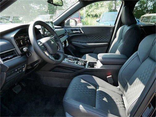 2025 Mitsubishi Outlander PHEV SEL