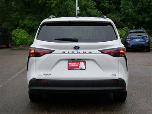 2022 Toyota Sienna XLE 7 Passenger