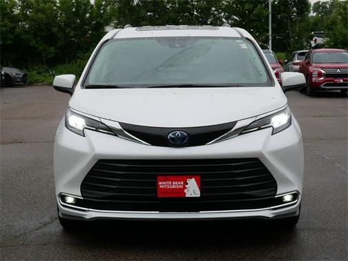 2022 Toyota Sienna XLE 7 Passenger