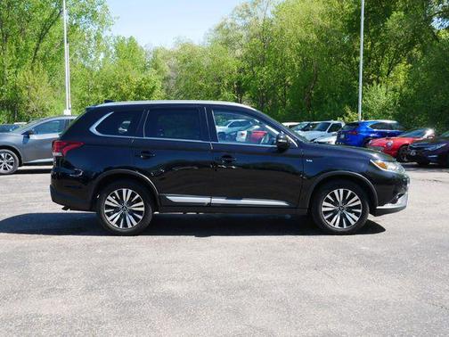 Labrador Black Metallic 2020 Mitsubishi Outlander GT