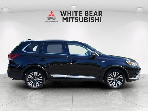 Labrador Black Metallic 2020 Mitsubishi Outlander GT