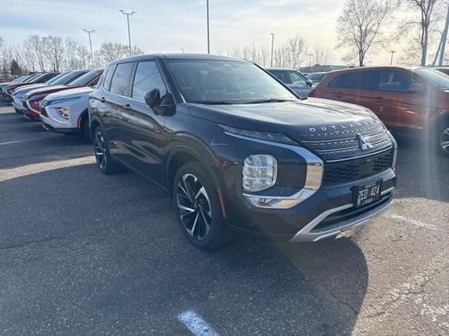 Cosmic Blue Metallic 2024 Mitsubishi Outlander SE 2.5 S-AWC