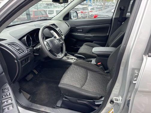 Alloy Silver Metallic 2024 Mitsubishi Outlander Sport 2.0 ES