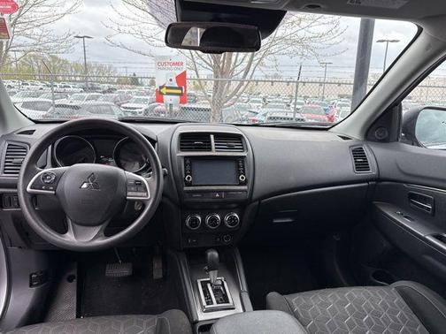 Alloy Silver Metallic 2024 Mitsubishi Outlander Sport 2.0 ES