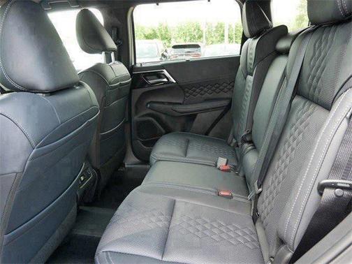 2025 Mitsubishi Outlander PHEV SEL