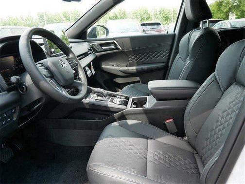 2025 Mitsubishi Outlander PHEV SEL