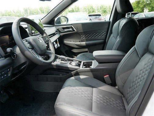 2025 Mitsubishi Outlander PHEV SEL