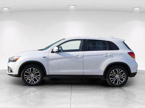 Pearl White 2019 Mitsubishi Outlander Sport 2.0 ES
