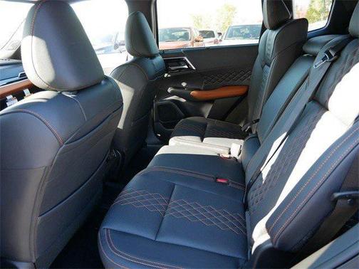 2025 Mitsubishi Outlander PHEV SEL