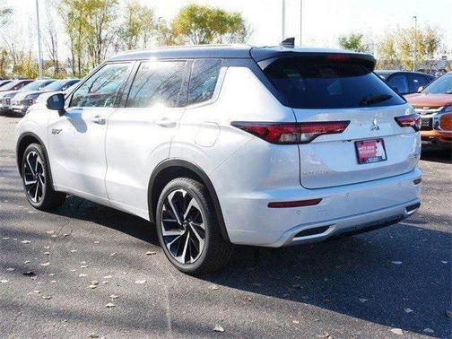 2025 Mitsubishi Outlander PHEV SEL