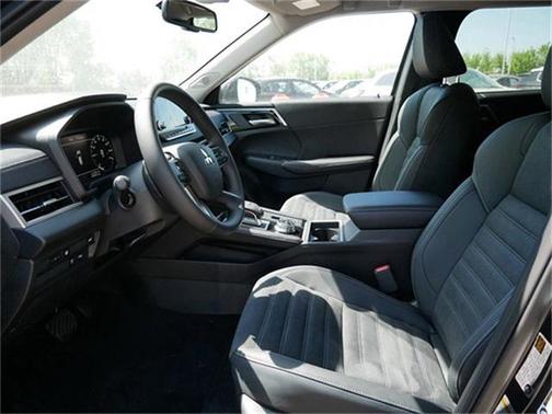 2025 Mitsubishi Outlander PHEV SE S-AWC