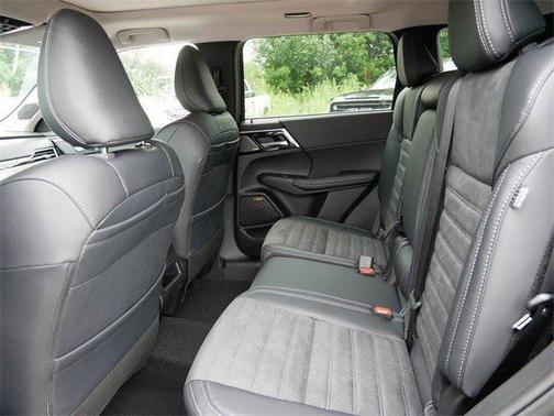 2025 Mitsubishi Outlander SE 2.5 S-AWC