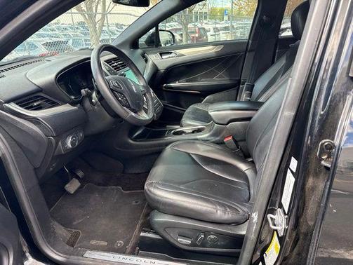 BLACK VELVET 2018 Lincoln MKC Premiere