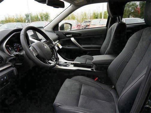 Labrador Black Pearl 2026 Mitsubishi Eclipse Cross SE