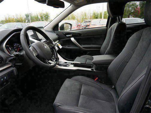 Labrador Black Pearl 2026 Mitsubishi Eclipse Cross SE