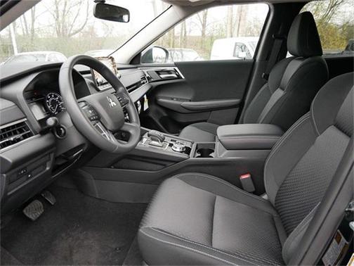 2024 Mitsubishi Outlander ES 2.5 S-AWC