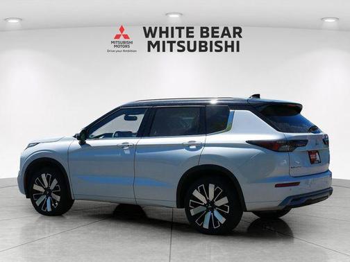 White Diamond/Black Roof 2025 Mitsubishi Outlander SEL S-AWC